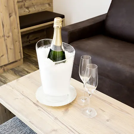 בית הארחה Piz Ot זאמנאון