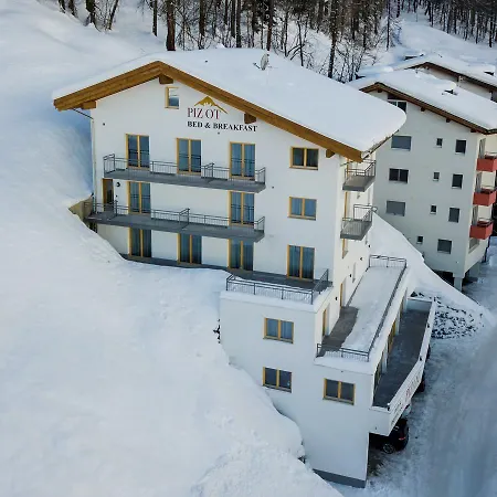 Piz Ot Pensión 3*