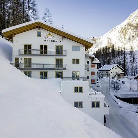 Piz Ot Гостевой дом 3*