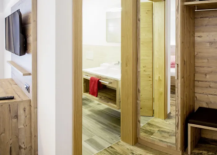 Piz Ot Guest house 3*