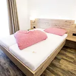 게스트하우스 Piz Ot 삼나운