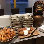 게스트하우스 Piz Ot 삼나운